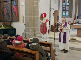 Der Heilige Nikolaus besuchte St. Crescentius